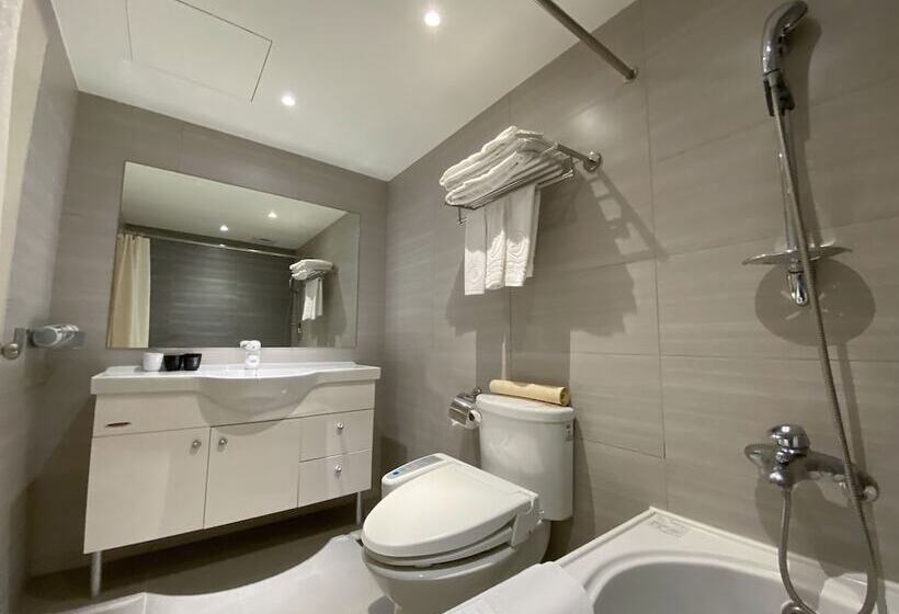 اتاق لوکس سه تخته, Green World Triplebeds