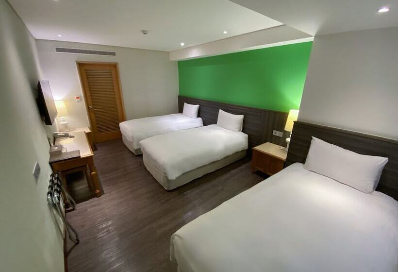 اتاق لوکس سه تخته, Green World Triplebeds