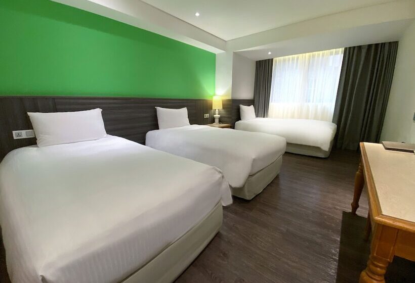 اتاق لوکس سه تخته, Green World Triplebeds