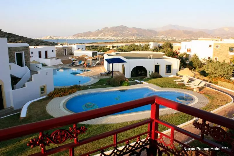 オーシャンビューのスーペリアトリプルルーム, Naxos Palace