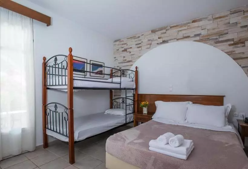スタンダード４人部屋, Naxos Palace