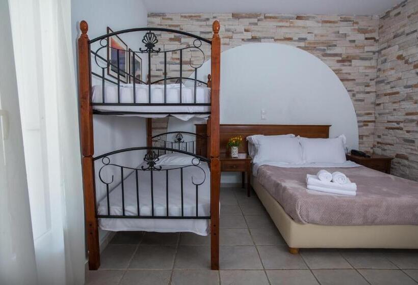 Четырехместный Номер Стандарт, Naxos Palace