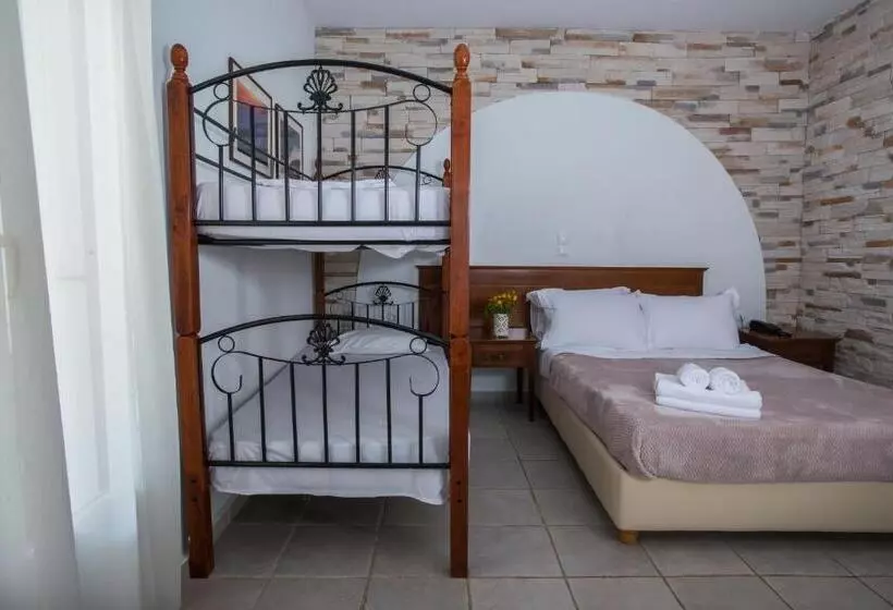 スタンダード４人部屋, Naxos Palace