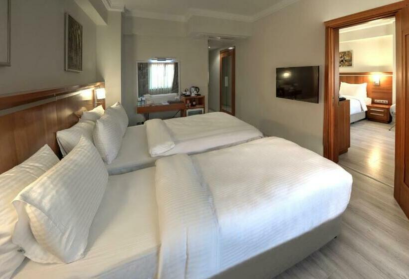 اتاق خانوادگی تودرتو, Orka Royal Hotel & Spa