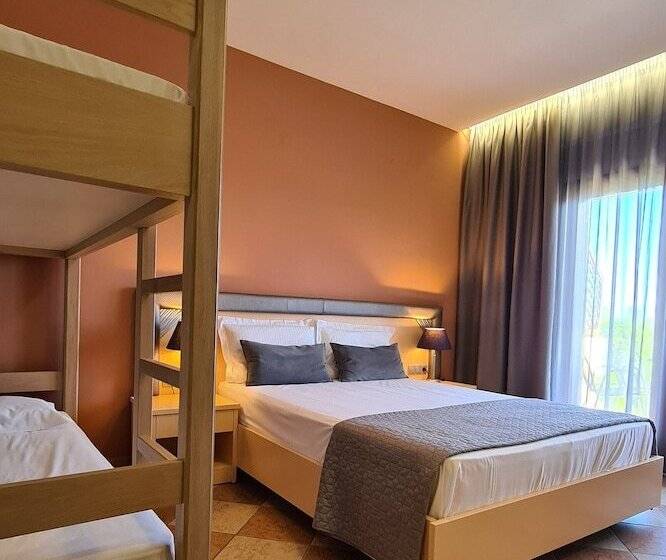 이코노미 패밀리 스위트, Palladium