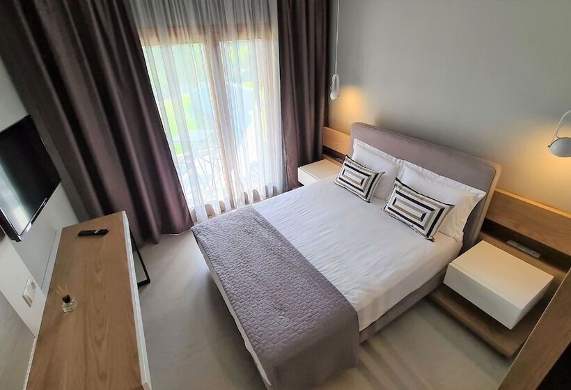 주니어 스위트, Palladium