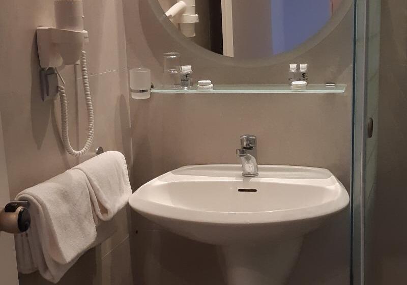 이코노미 패밀리 스위트, Palladium