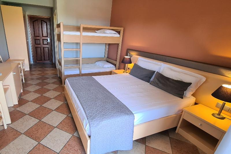 이코노미 패밀리 스위트, Palladium