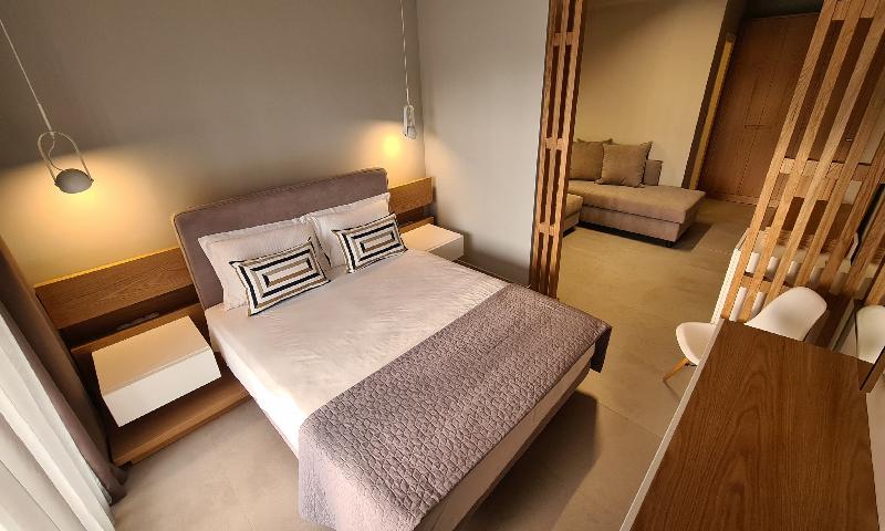 주니어 스위트, Palladium