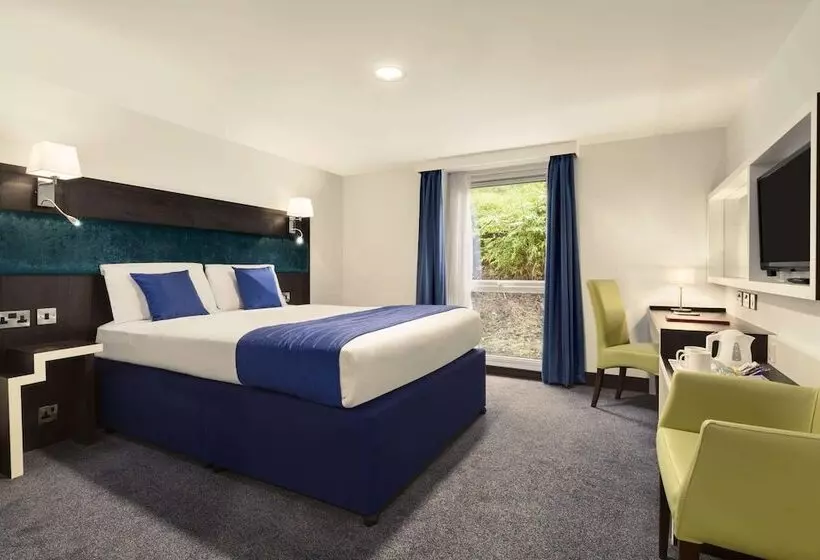 اتاق اجرایی, Ramada Oxford