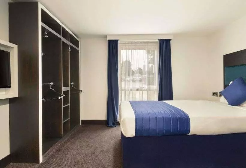 اتاق خانوادگی, Ramada Oxford