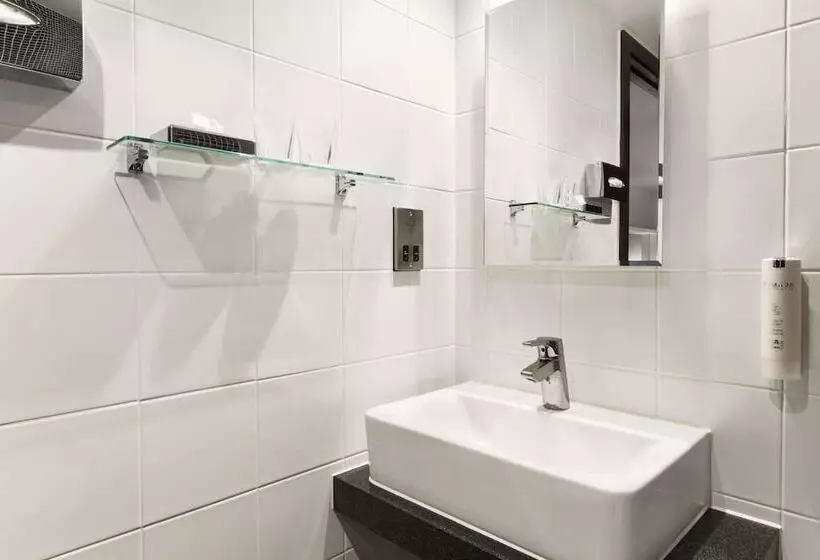 اتاق استاندارد, Ramada Oxford