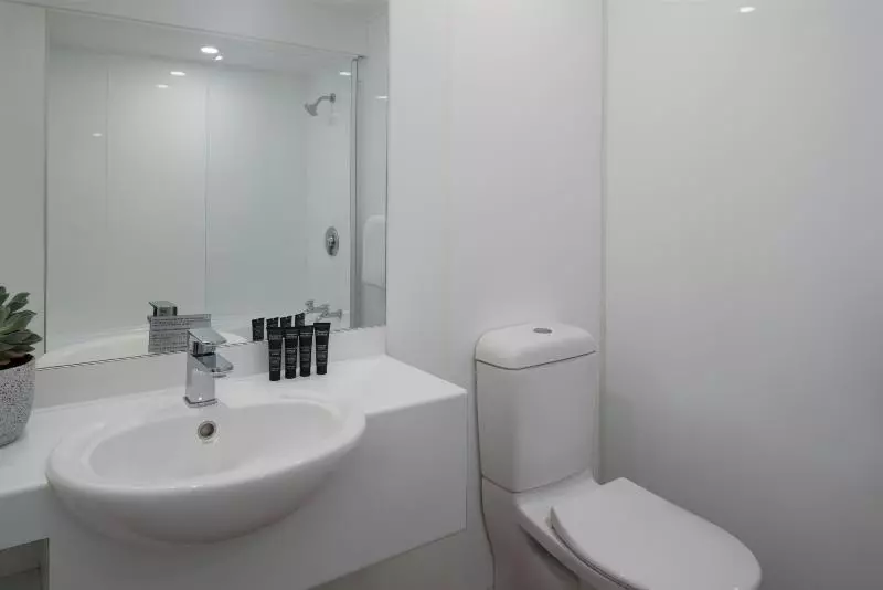 اتاق استاندارد با چشمانداز دریاچه, Rydges Lakeland Resort Queenstown