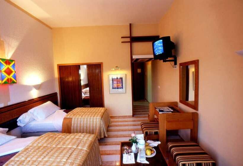 غرفة قياسية ثلاثية, Sidi Harazem