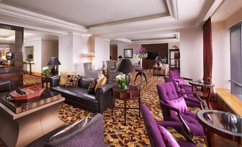 Club Room King Bed, The Ritzcarlton Jakarta, Mega Kuningan