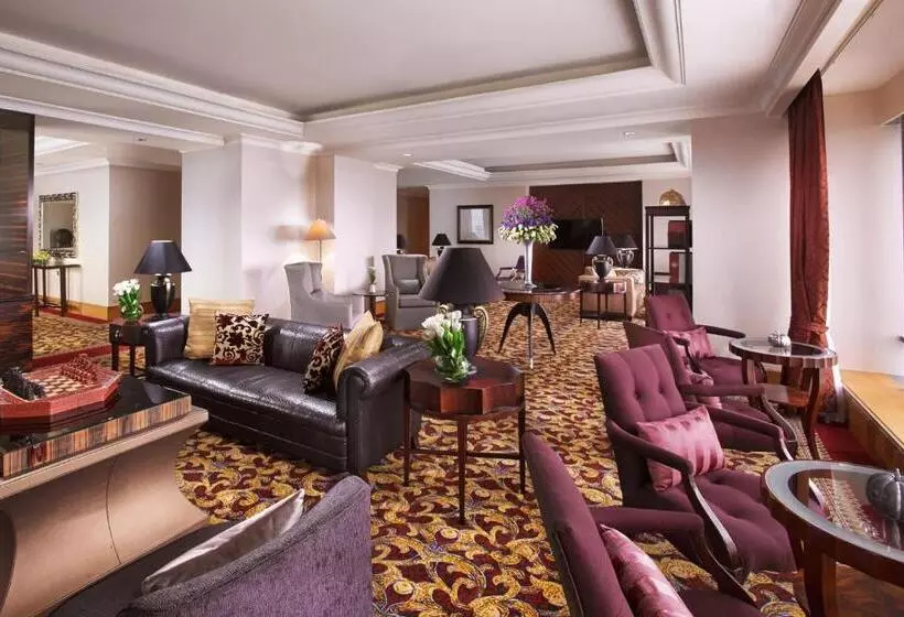 استودیو کلوب, The Ritzcarlton Jakarta, Mega Kuningan