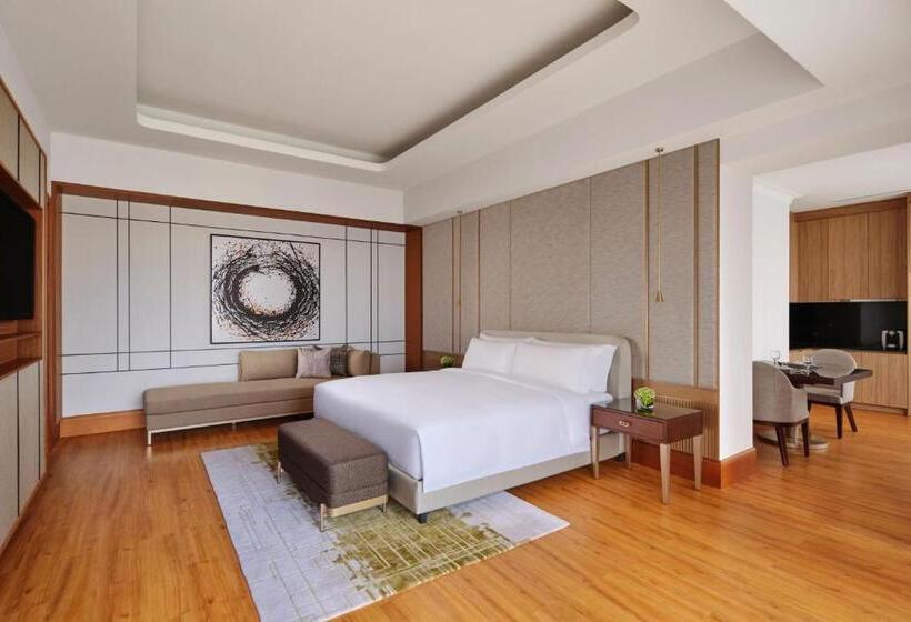 Club Studio, The Ritzcarlton Jakarta, Mega Kuningan