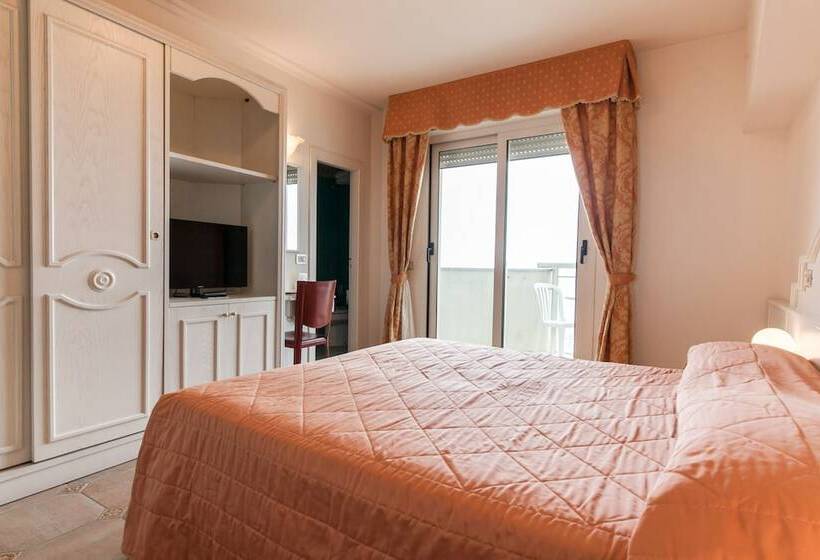 古典房间, Universal