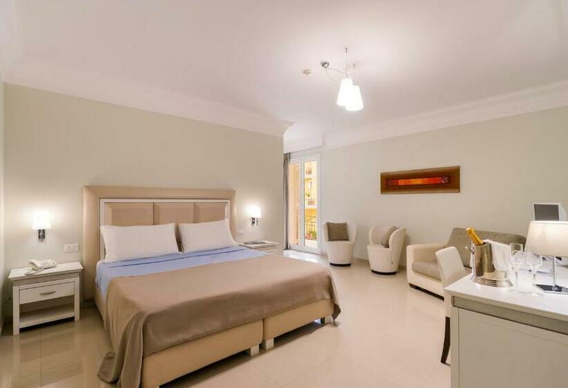 Номер Стандарт Трехместный, Victoria Palace Hotel & Zen Wellness