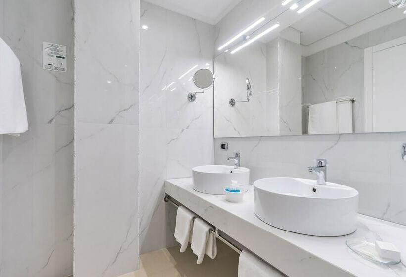 Номер Deluxe, Victoria Palace Hotel & Zen Wellness