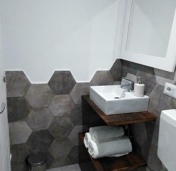 اتاق استاندارد, La Mariposa De La Reina