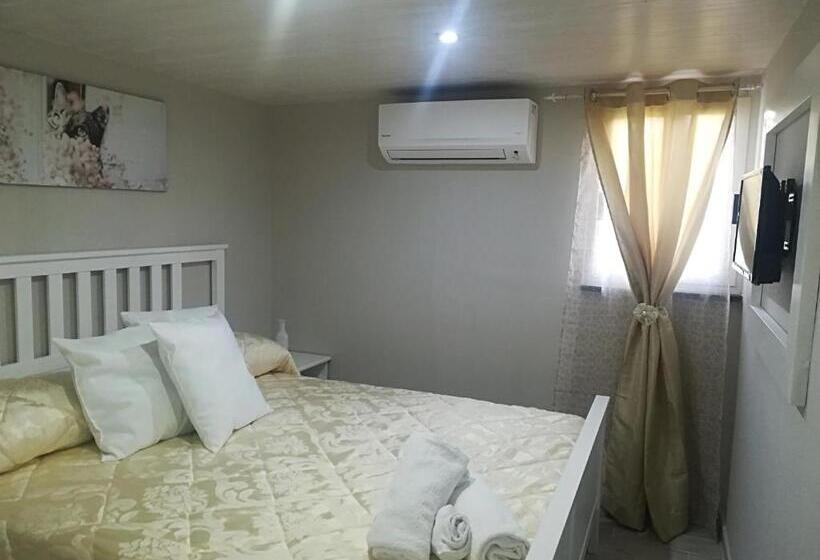 اتاق اکونومی, La Mariposa De La Reina