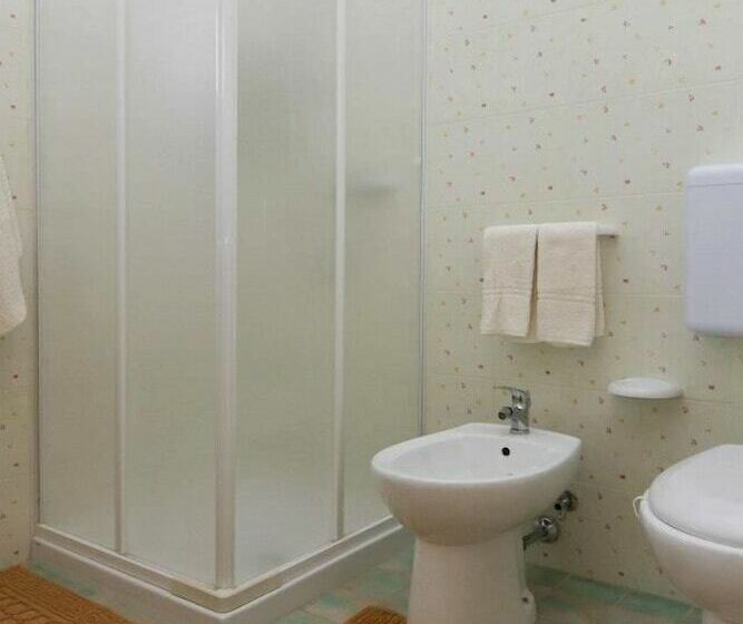 חדר סטנדרט לשלושה, B&b Li Cuti