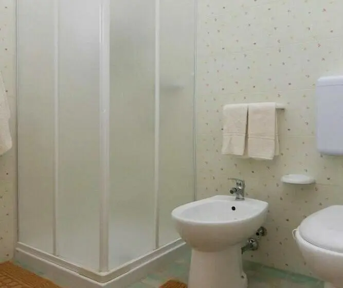 スタンダード4人部屋, B&b Li Cuti