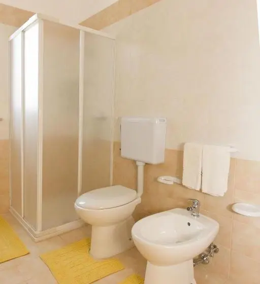 スタンダード4人部屋, B&b Li Cuti