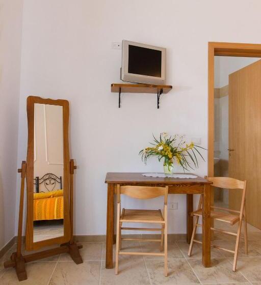 חדר סטנדרט לארבעה, B&b Li Cuti