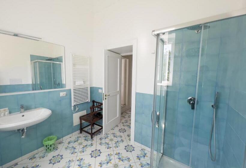 اتاق لوکس, Casa Niná