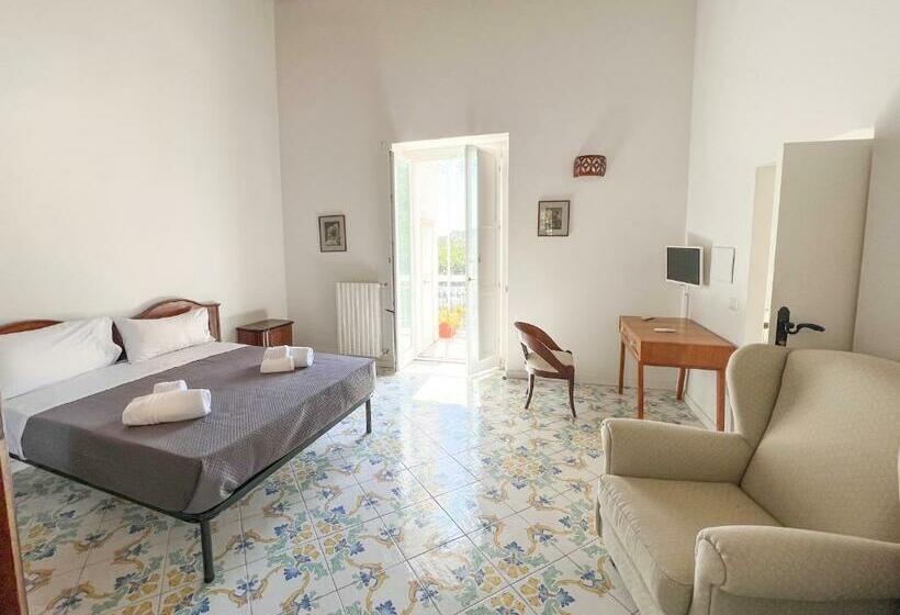 Номер Deluxe Вид на Море с Балконом, Casa Niná