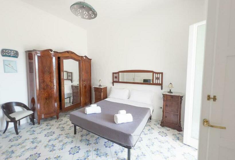 Номер Deluxe Вид на Море с Балконом, Casa Niná