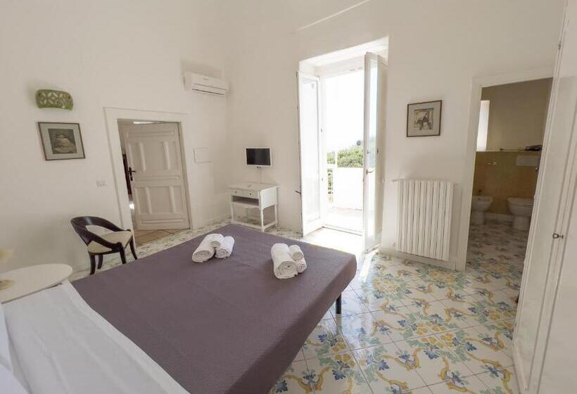 Номер Deluxe Вид на Море с Балконом, Casa Niná