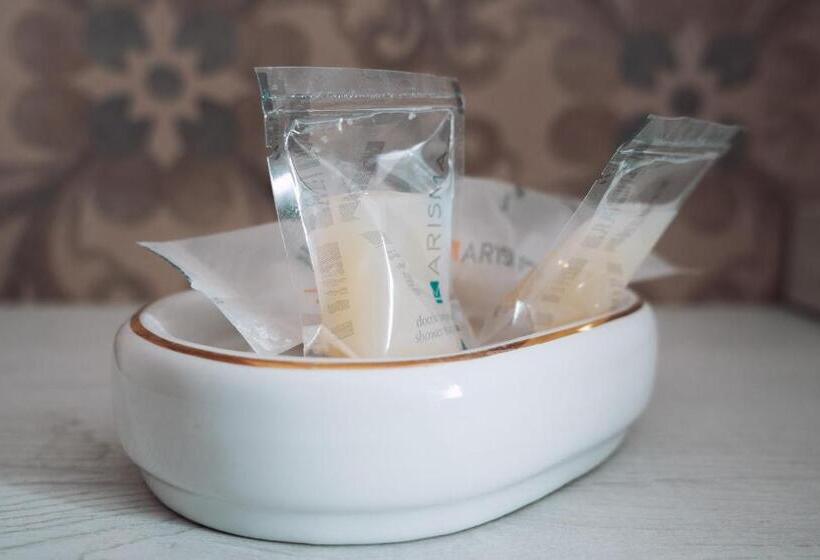 استودیو خانوادگی, Terra Di Sole