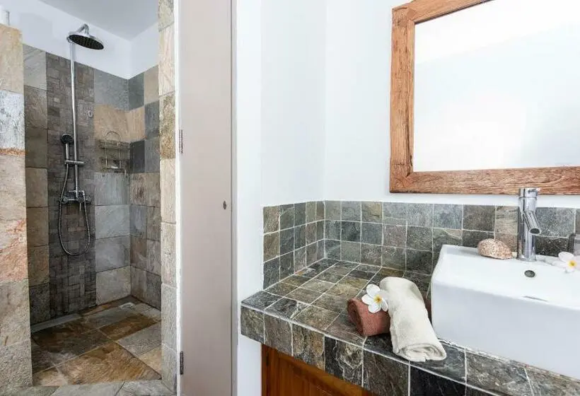 اتاق سوپریور, Happy Days Guest House