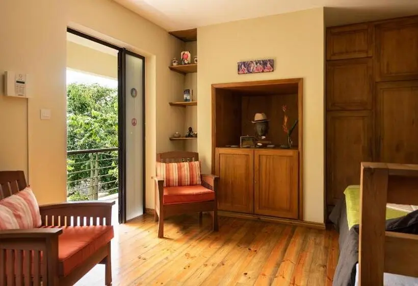 اتاق استاندارد, Happy Days Guest House
