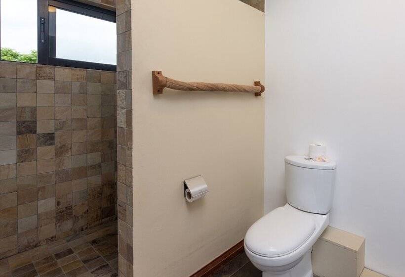 اتاق لوکس با چشمانداز, Happy Days Guest House