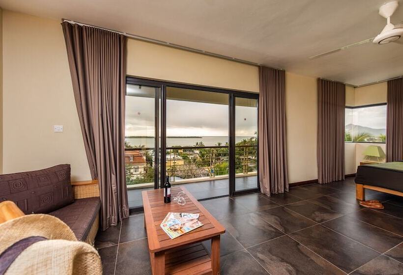 اتاق لوکس با چشمانداز, Happy Days Guest House