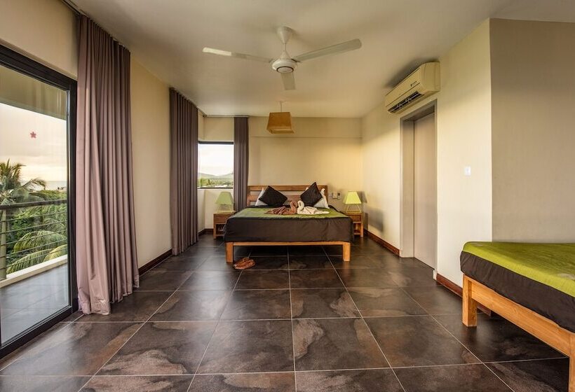 اتاق لوکس با چشم‌انداز, Happy Days Guest House