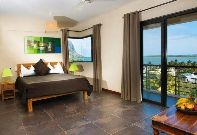 اتاق لوکس, Happy Days Guest House