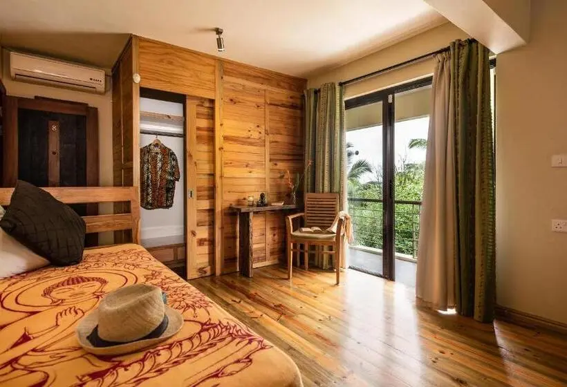 اتاق سوپریور با تخت بزرگ, Happy Days Guest House