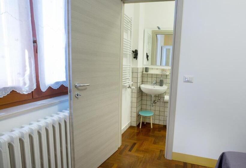 스탠다드 룸 킹사이즈 침대, Marlin B&b