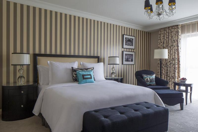 Номер Deluxe, Four Seasons Hotel Prague