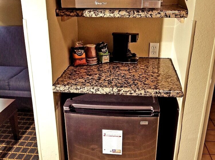 جناح لذوى الاحتياجات الخاصة, Comfort Inn Fort Collins North