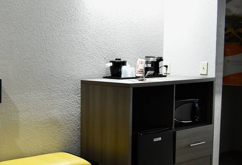 جناح لذوى الاحتياجات الخاصة, Comfort Inn & Suites Cartersville   Emerson Lake Point