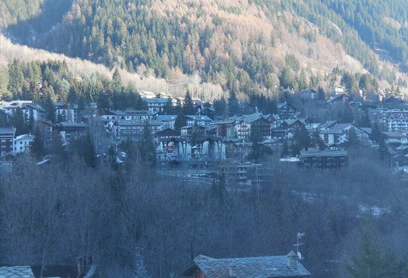 스탠다드 룸, De La Telecabine