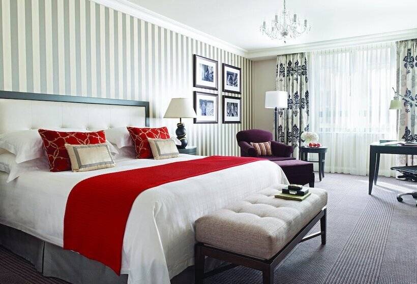 Номер Deluxe, Four Seasons Hotel Prague