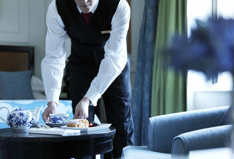 Номер Стандарт Двуспальная Кровать, Four Seasons Hotel Prague