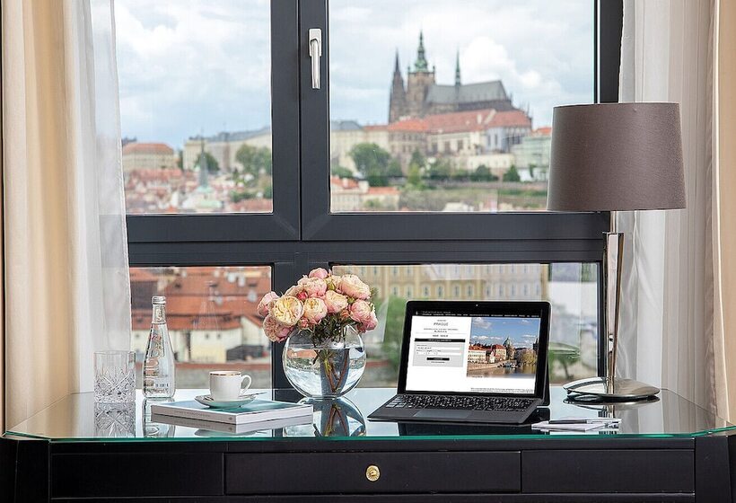 Люкс, Four Seasons Hotel Prague